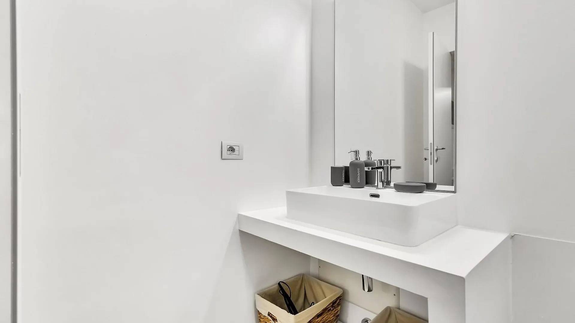 Vila Design & Comfort - Loft In Milan'S Historic Center